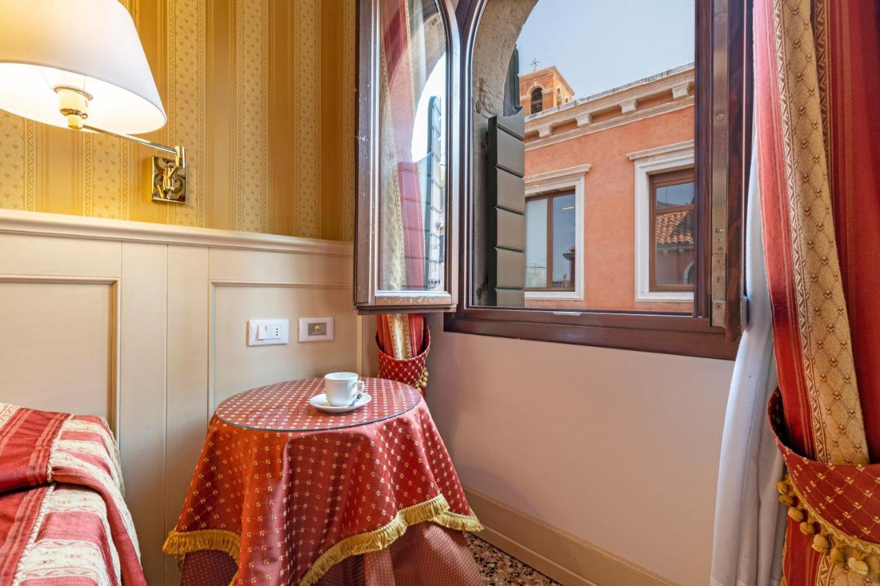Hotel Bella Venezia Exterior foto